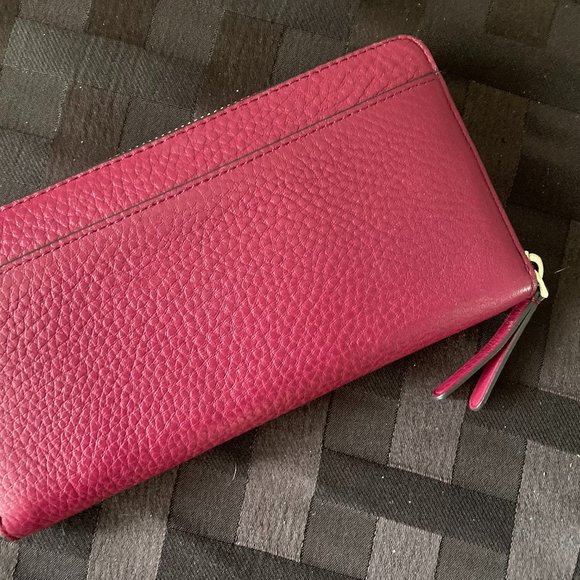 Kate Spade New York Large Leather Zip Around Wallet - EUC - Picture 2 of 13